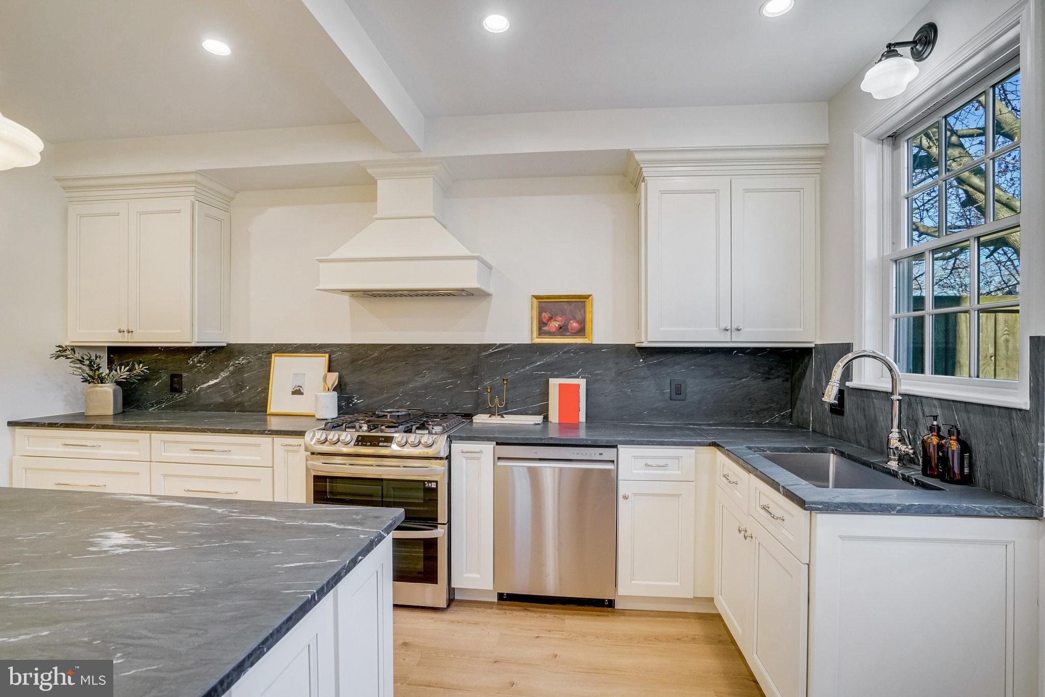 ALEXANDRIA - Residential