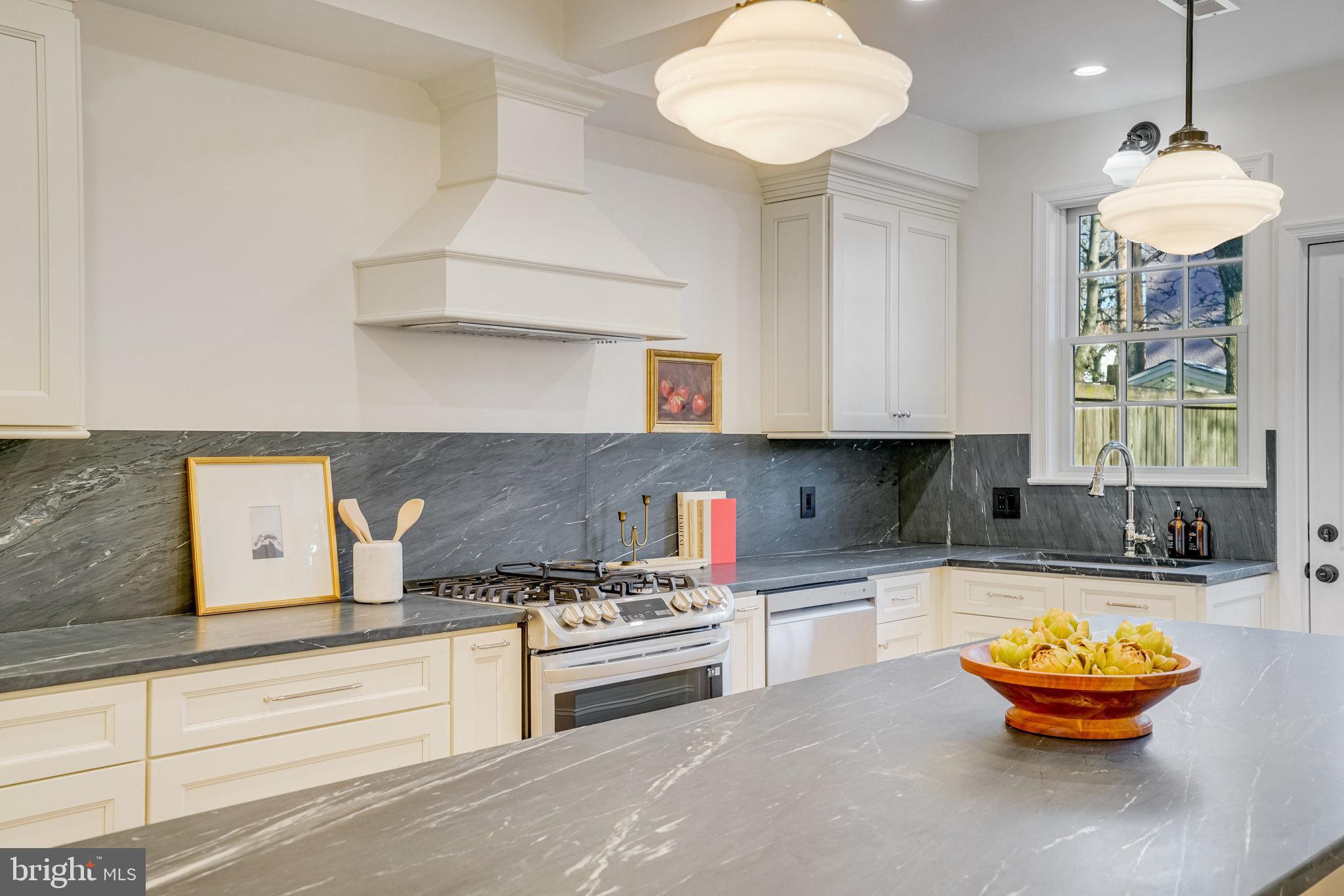 ALEXANDRIA - Residential