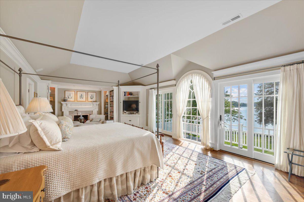 EASTON - Residential