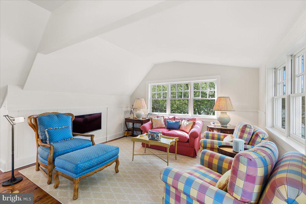 EASTON - Residential