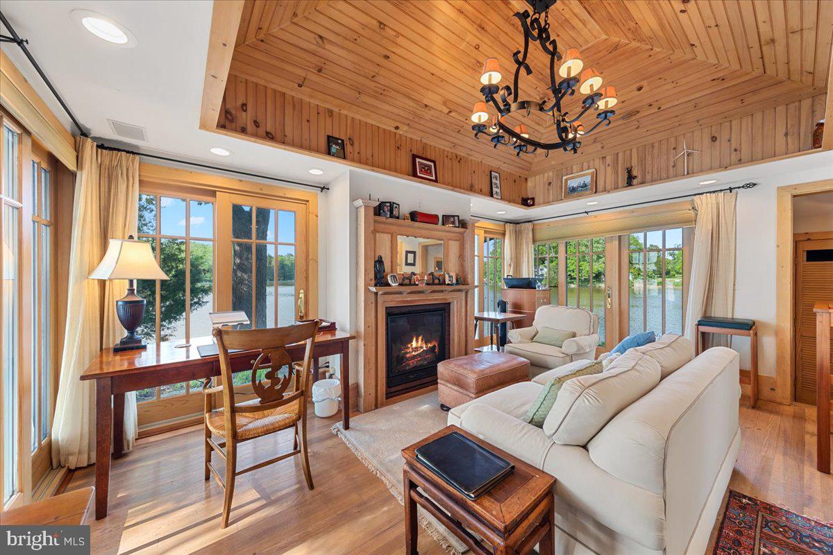 EASTON - Residential