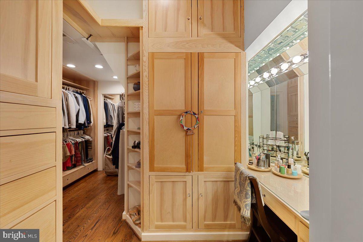 EASTON - Residential