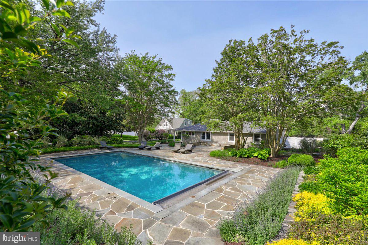 EASTON - Residential