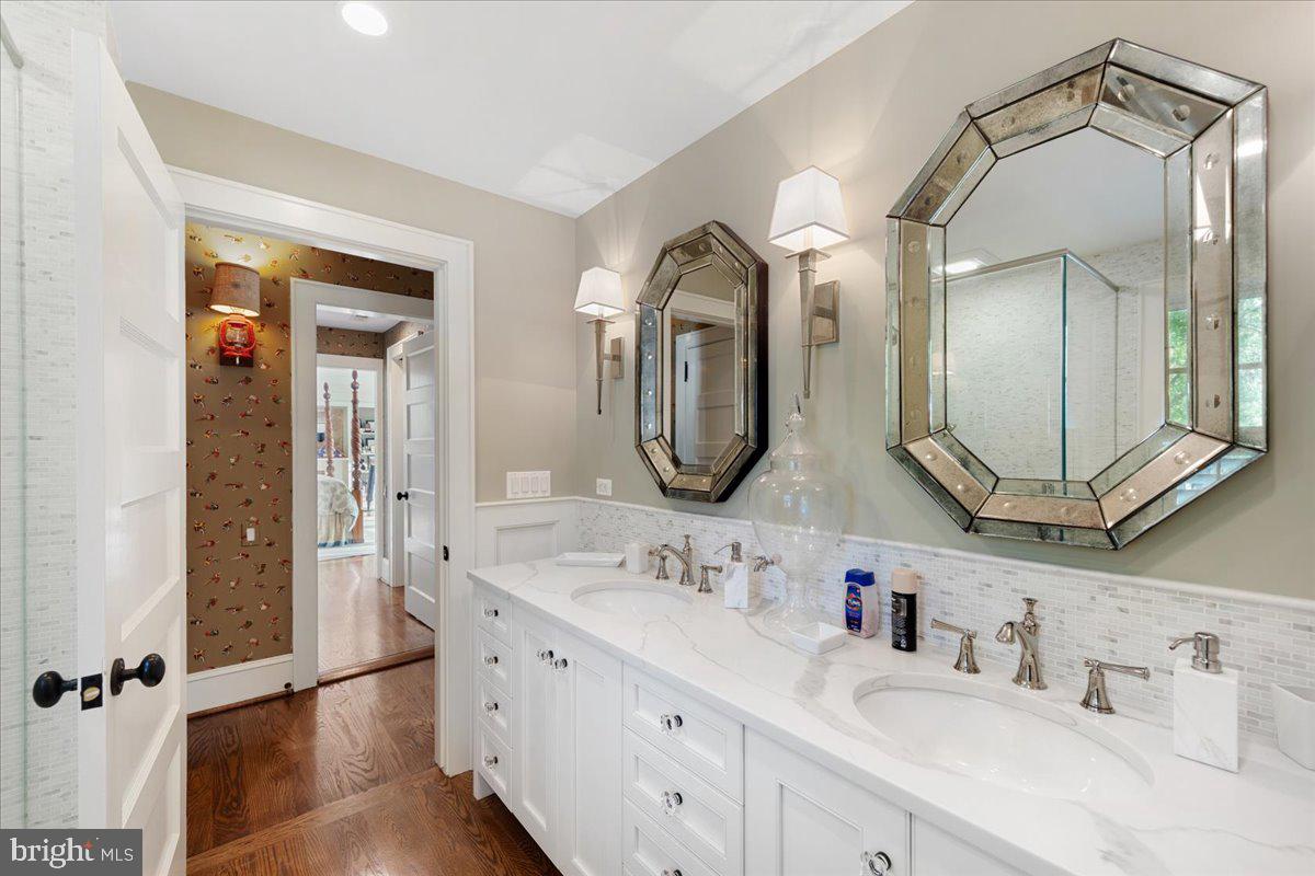 EASTON - Residential