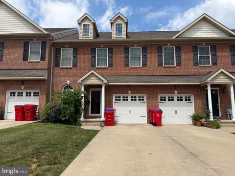Townhouse For Rent - 2735 Keebler Court<br/> WILLOW GROVE, PA 19090