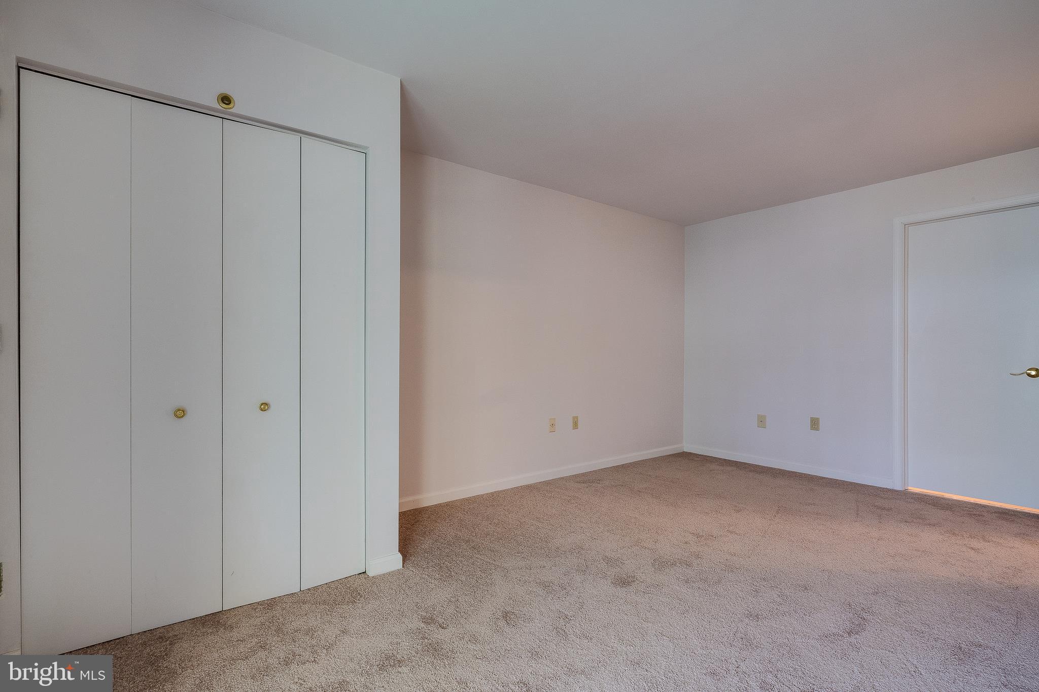 VALLEY GREEN CONDO - Residential