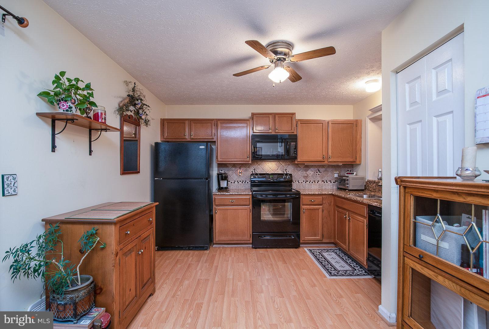 HAMPTON OAKS - Residential