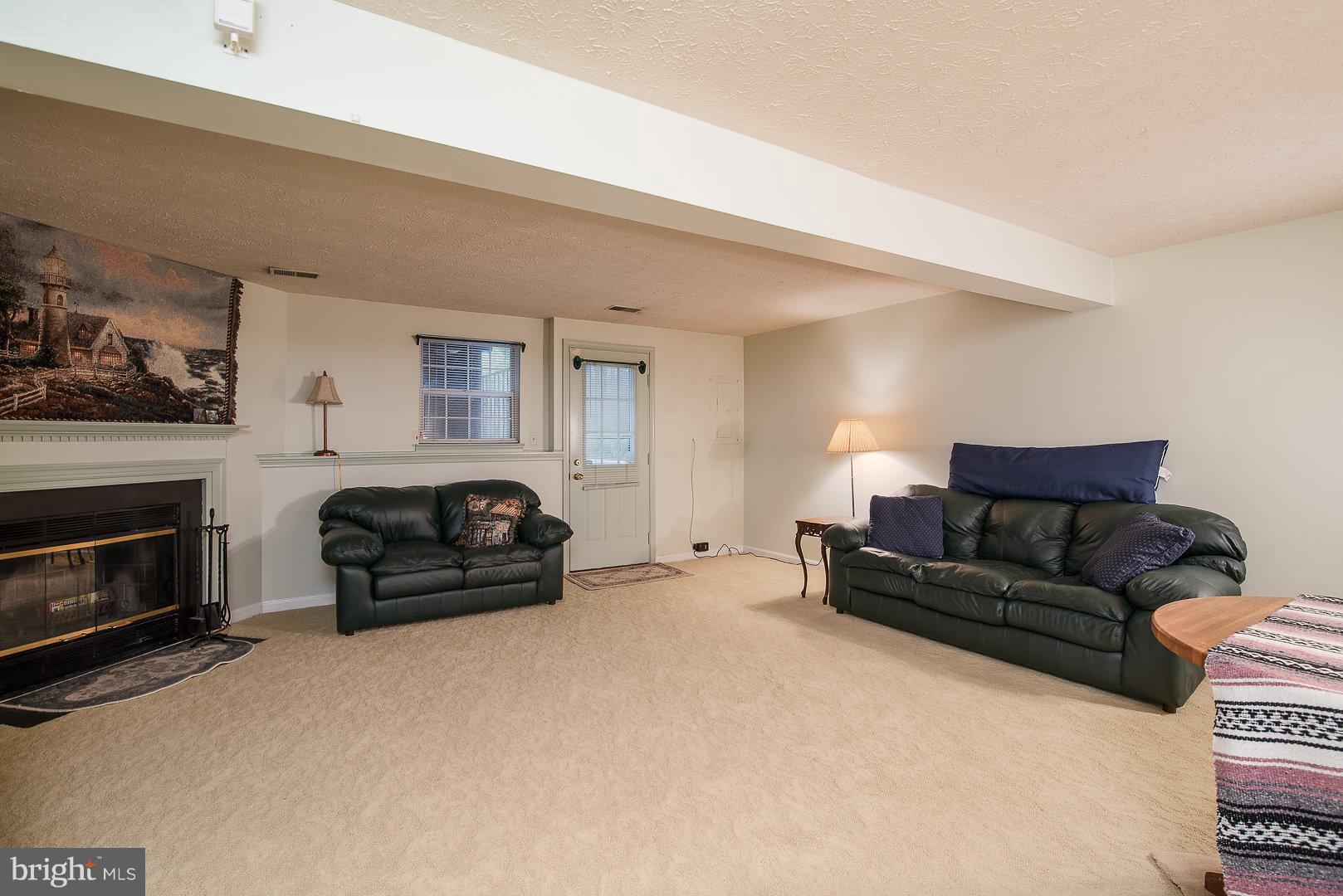 HAMPTON OAKS - Residential