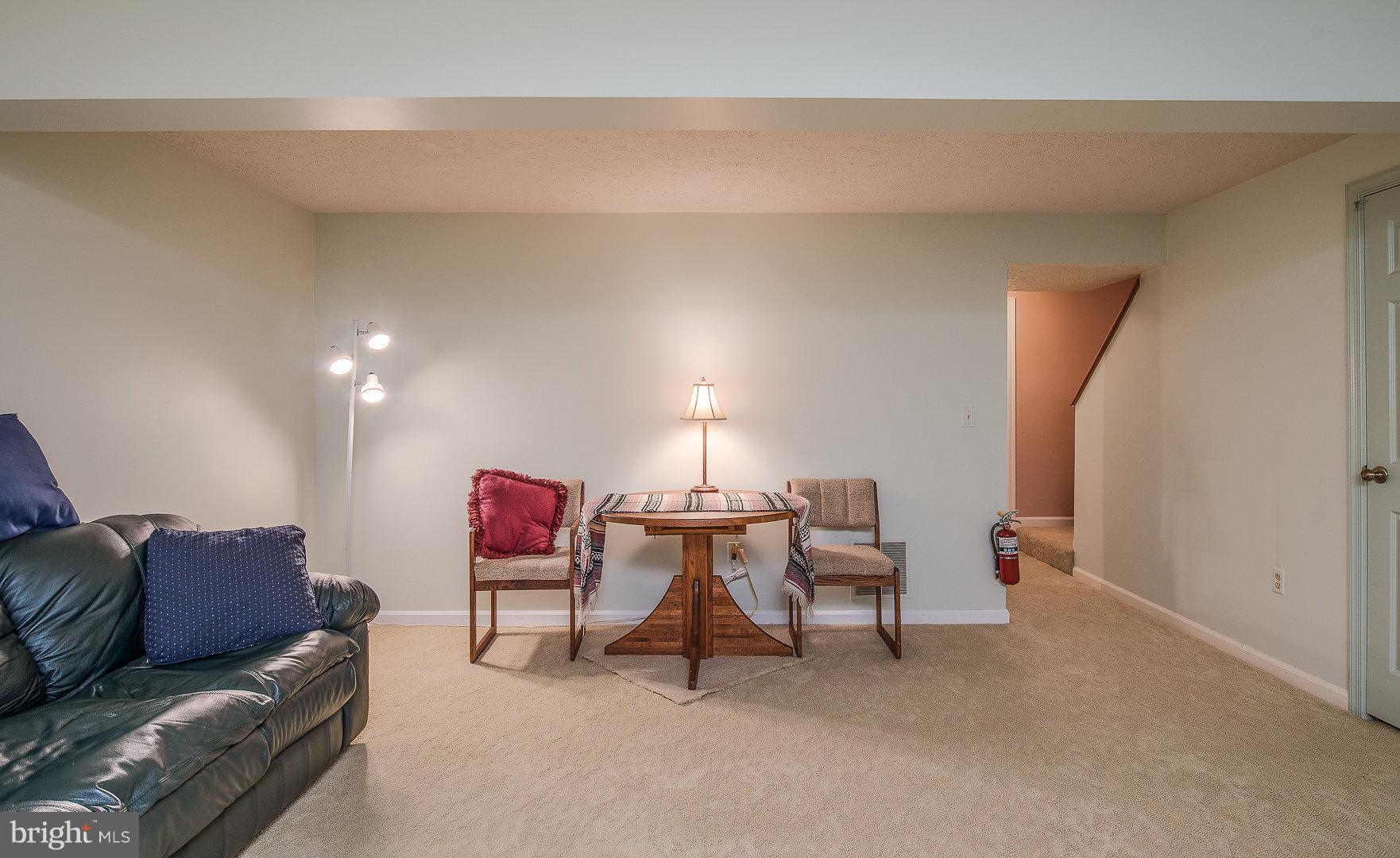 HAMPTON OAKS - Residential