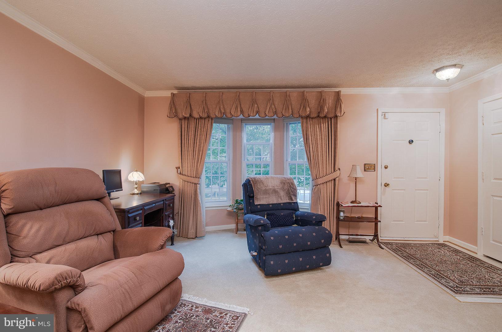 HAMPTON OAKS - Residential