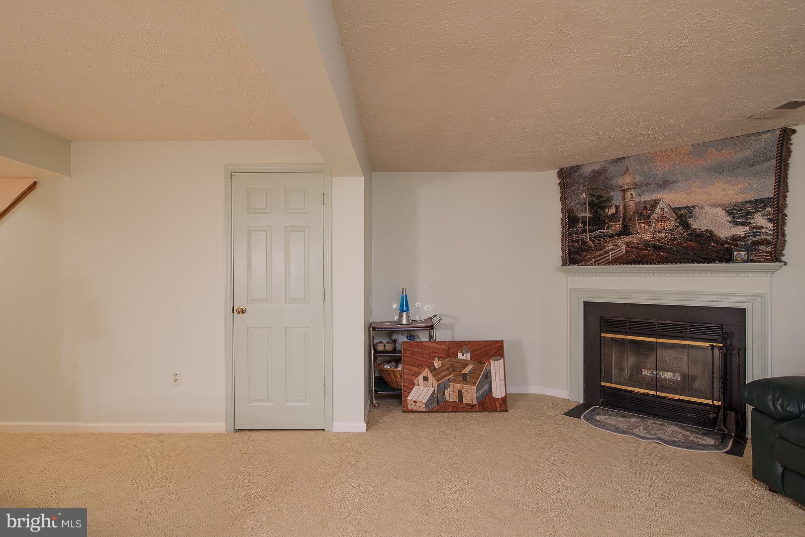 HAMPTON OAKS - Residential