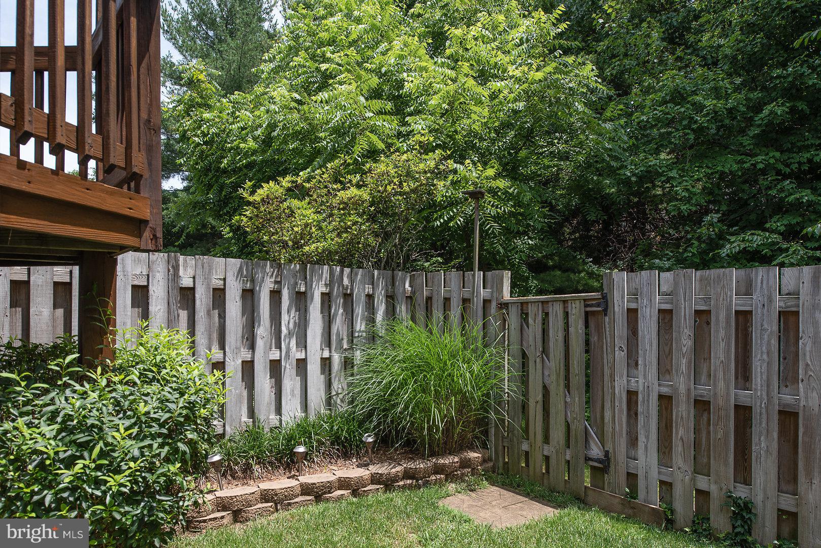 HAMPTON OAKS - Residential