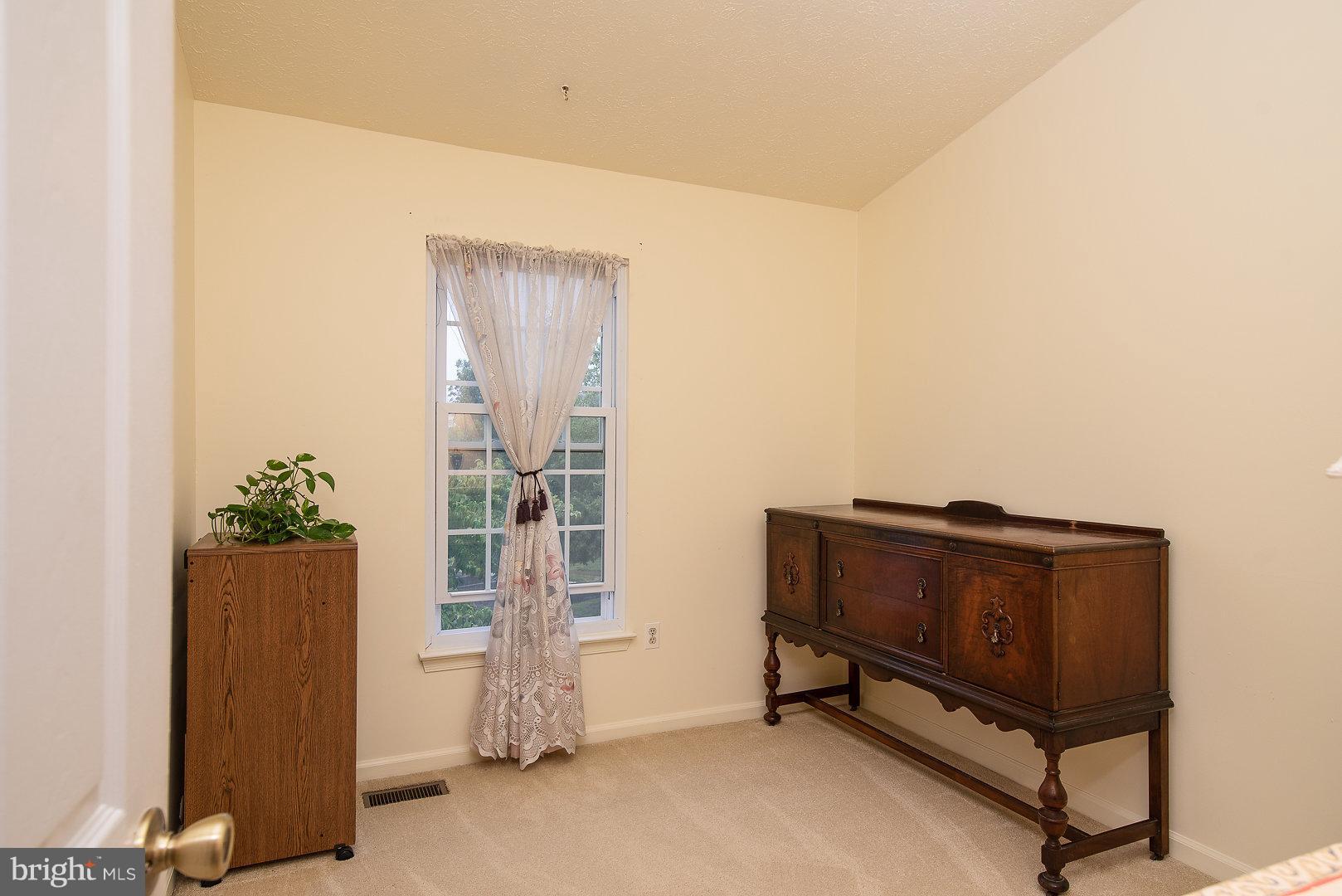 HAMPTON OAKS - Residential