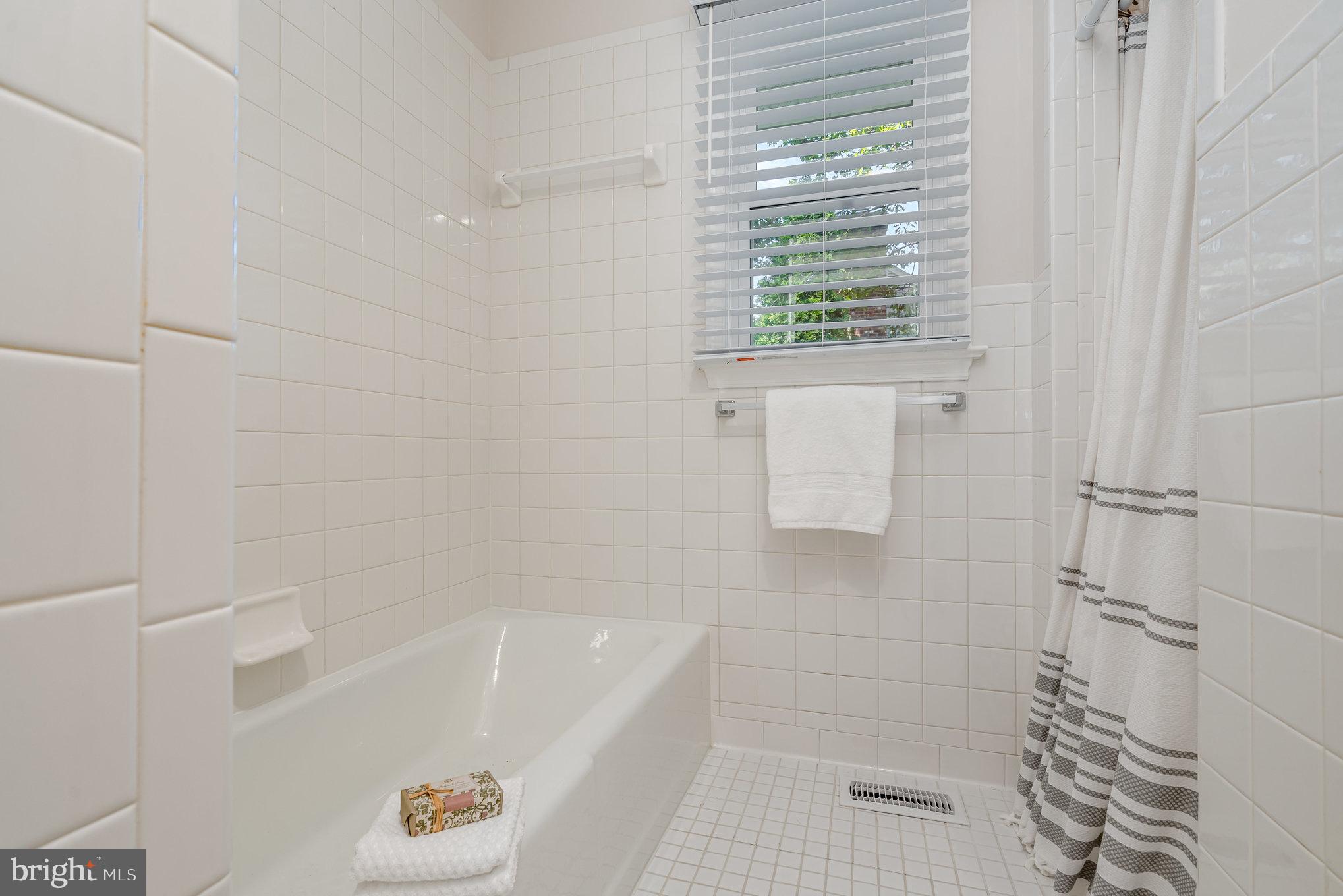 WOODLAWN - Residential