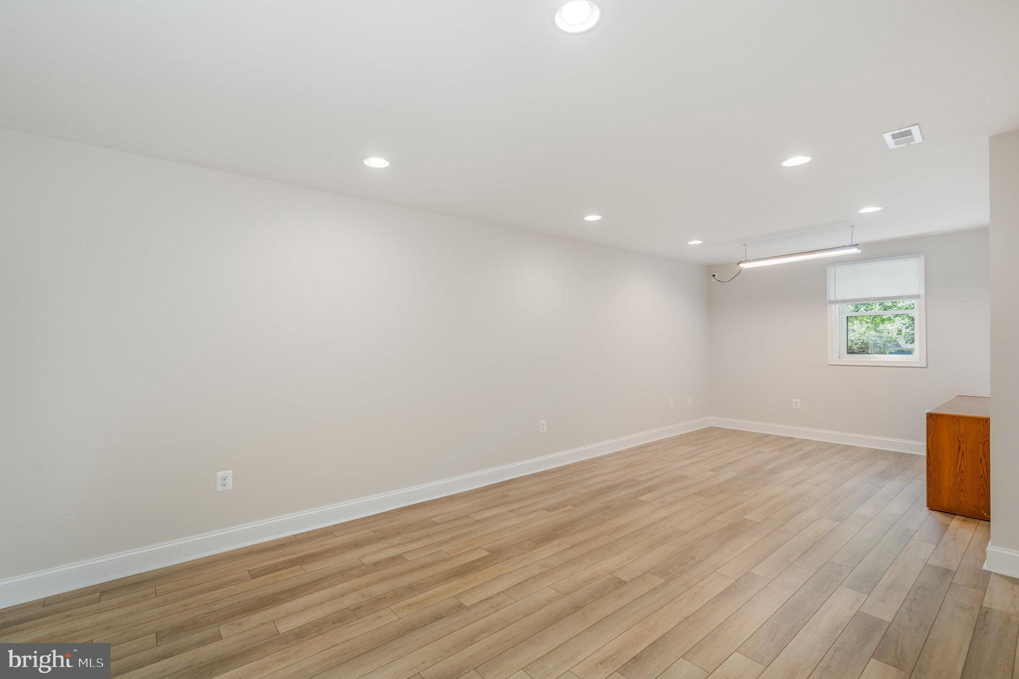 WOODLAWN - Residential