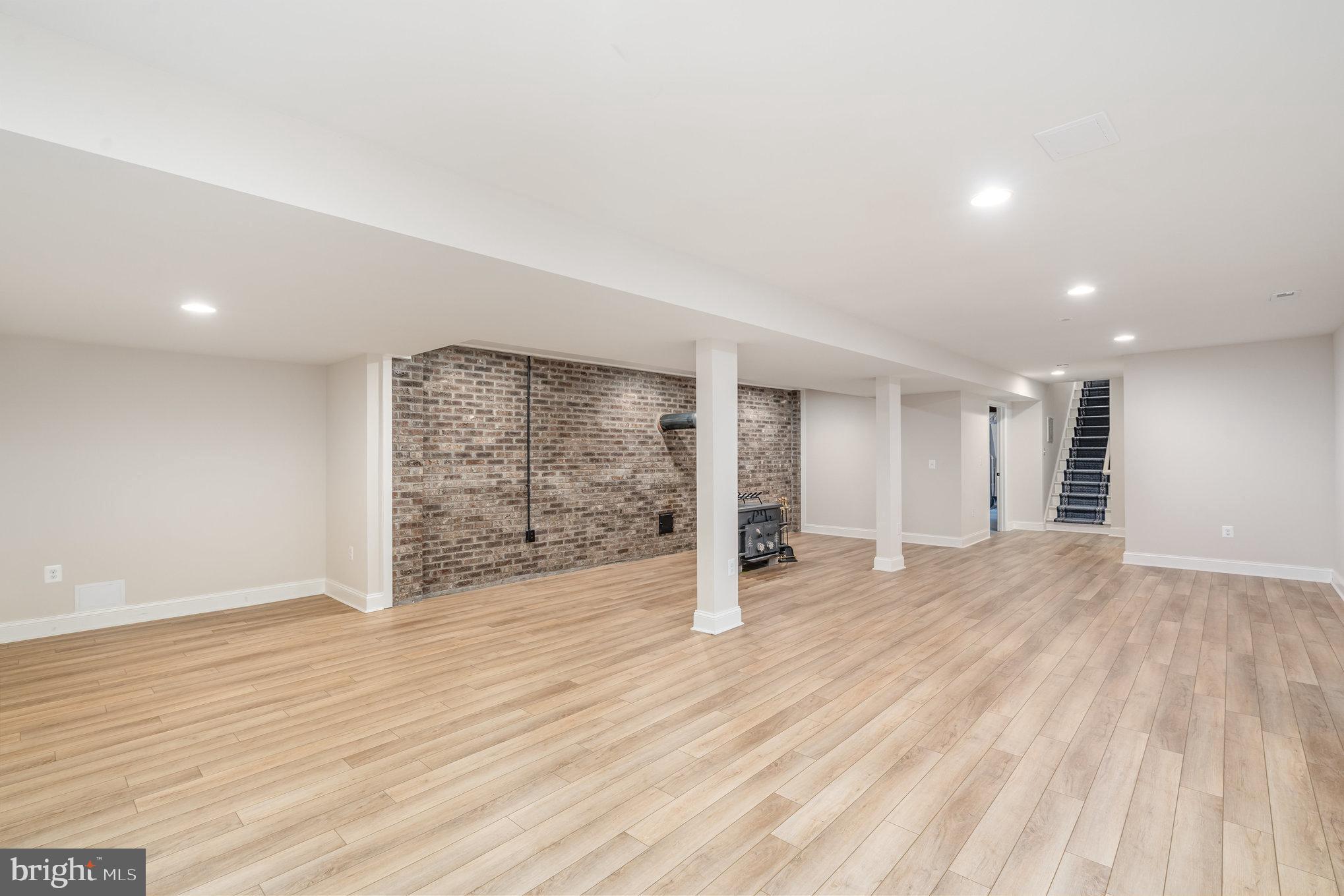 WOODLAWN - Residential