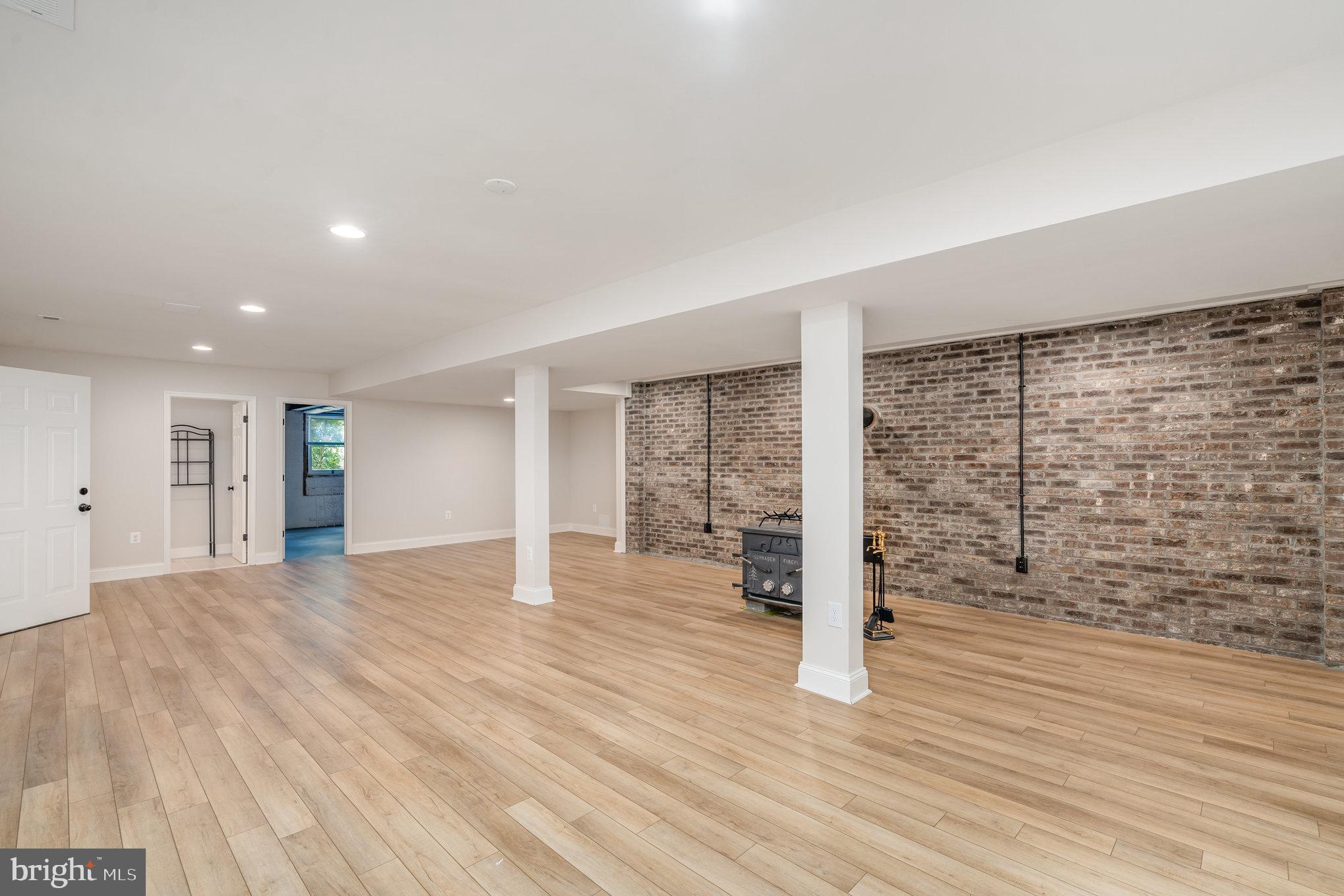 WOODLAWN - Residential