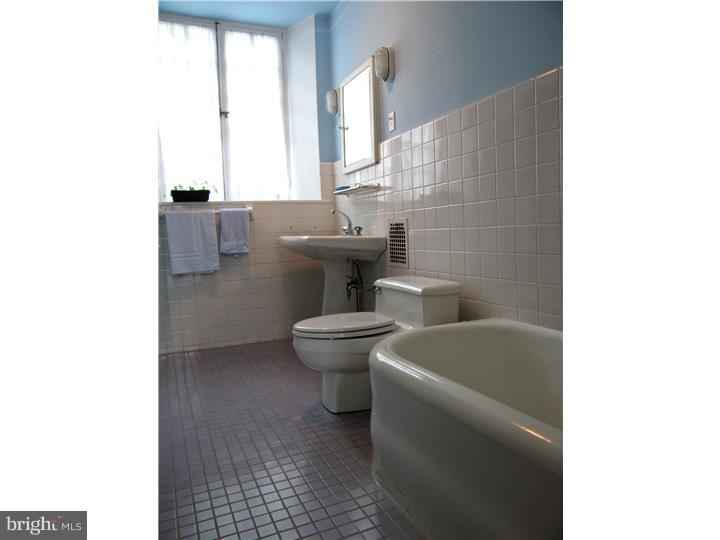 CHESTNUT HILL - Residential