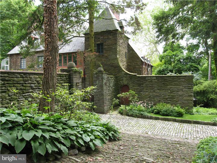 CHESTNUT HILL - Residential