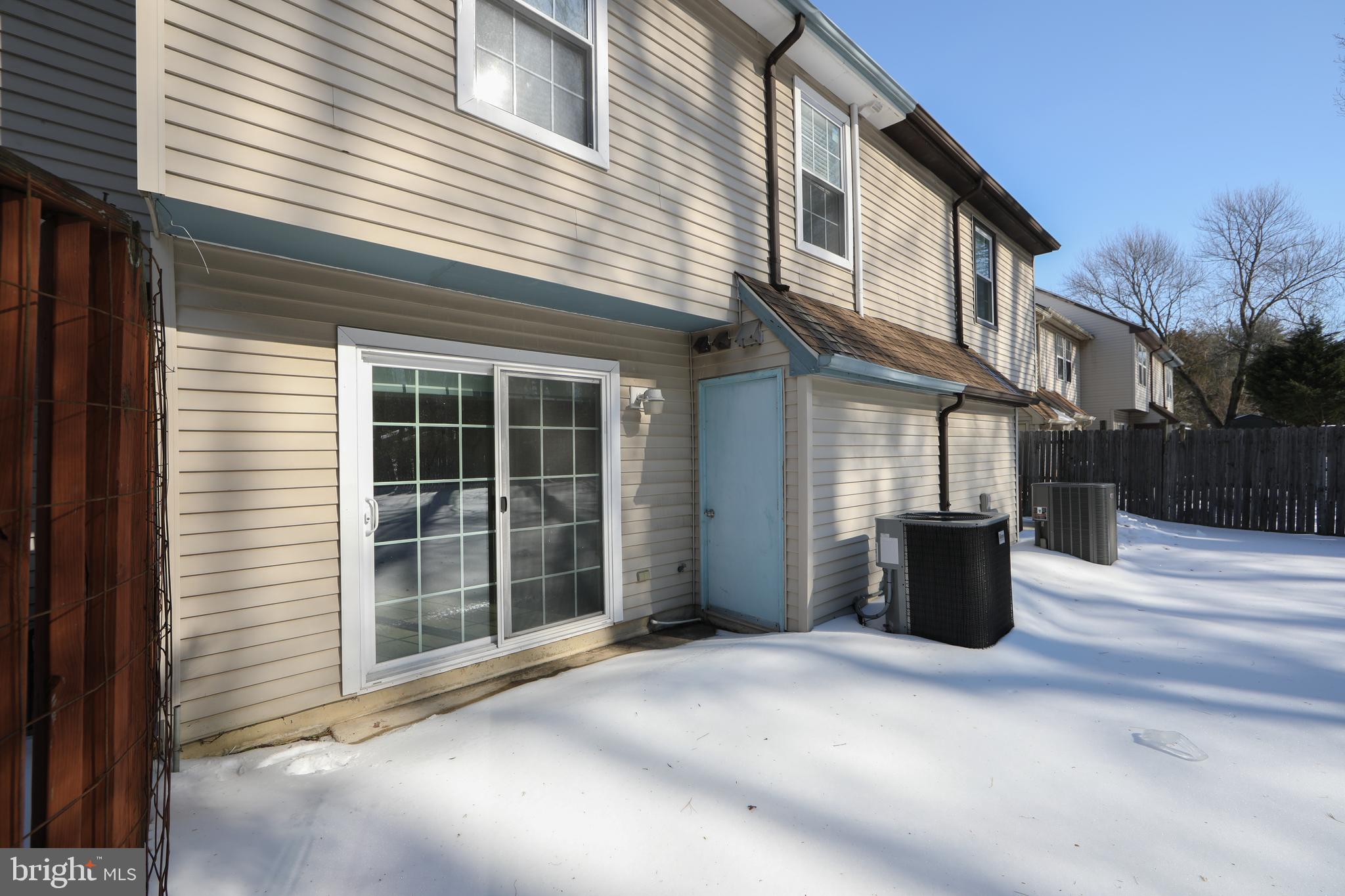 BRIARBANK - Residential