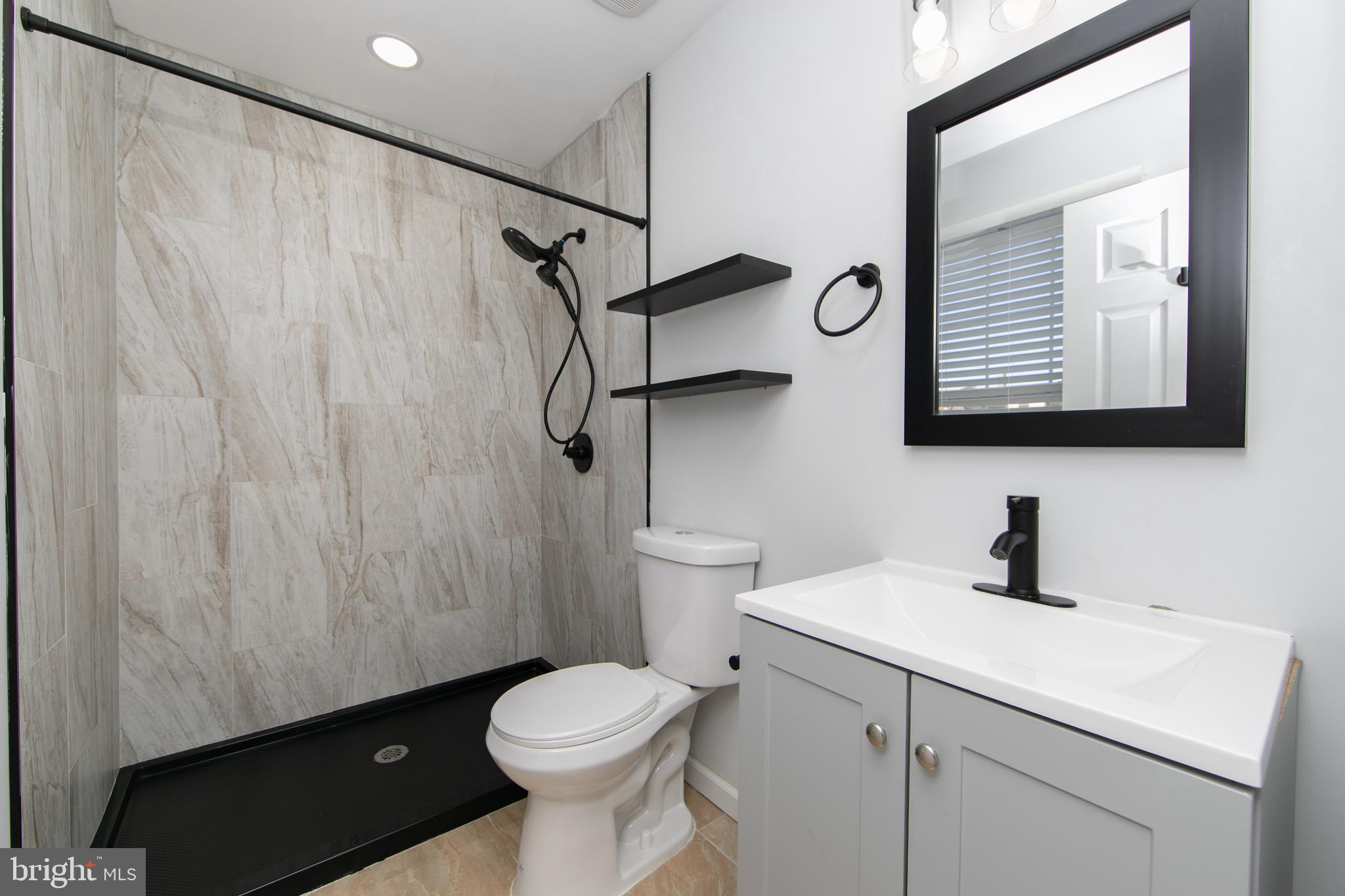 BRIARBANK - Residential