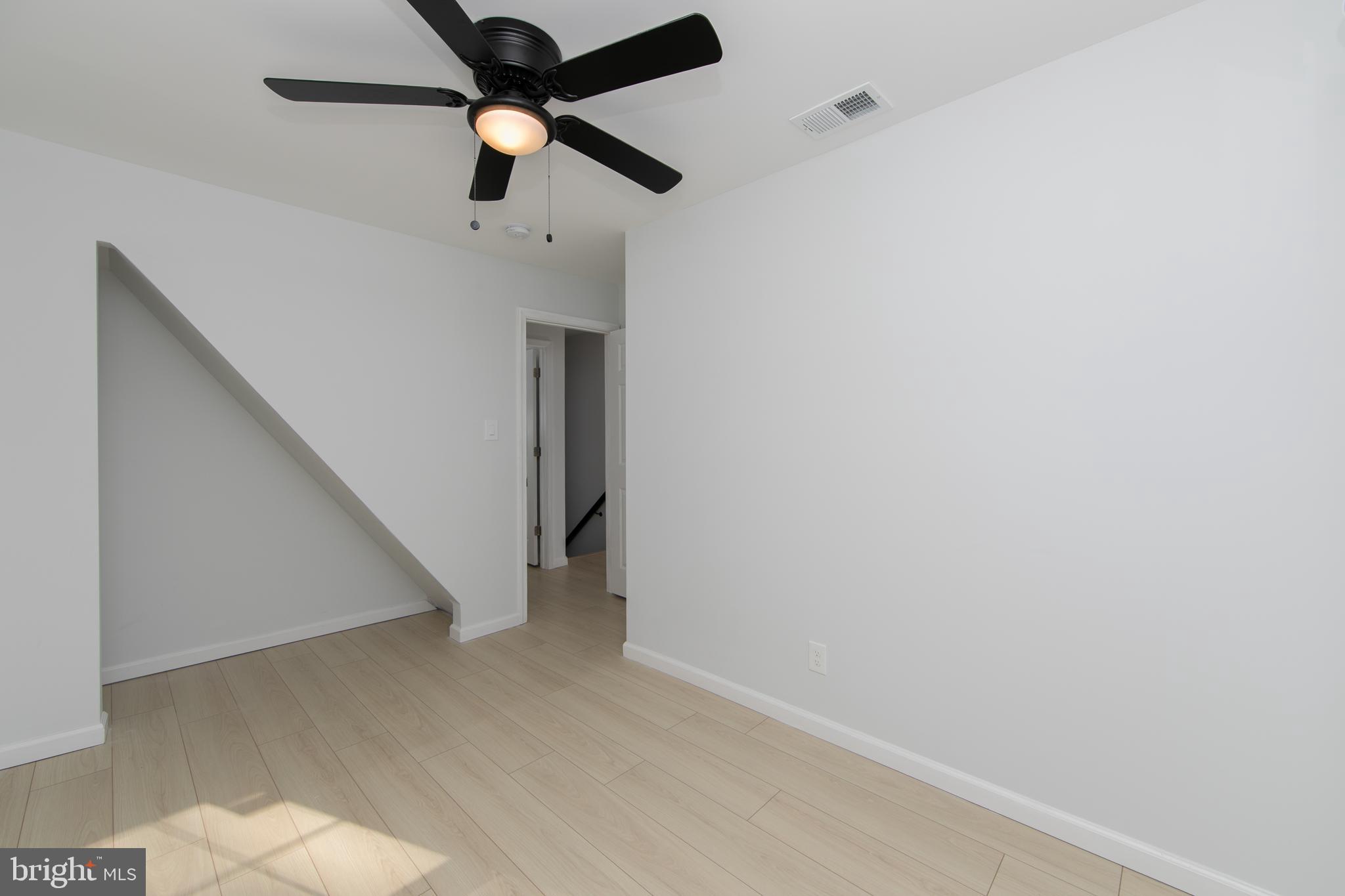 BRIARBANK - Residential