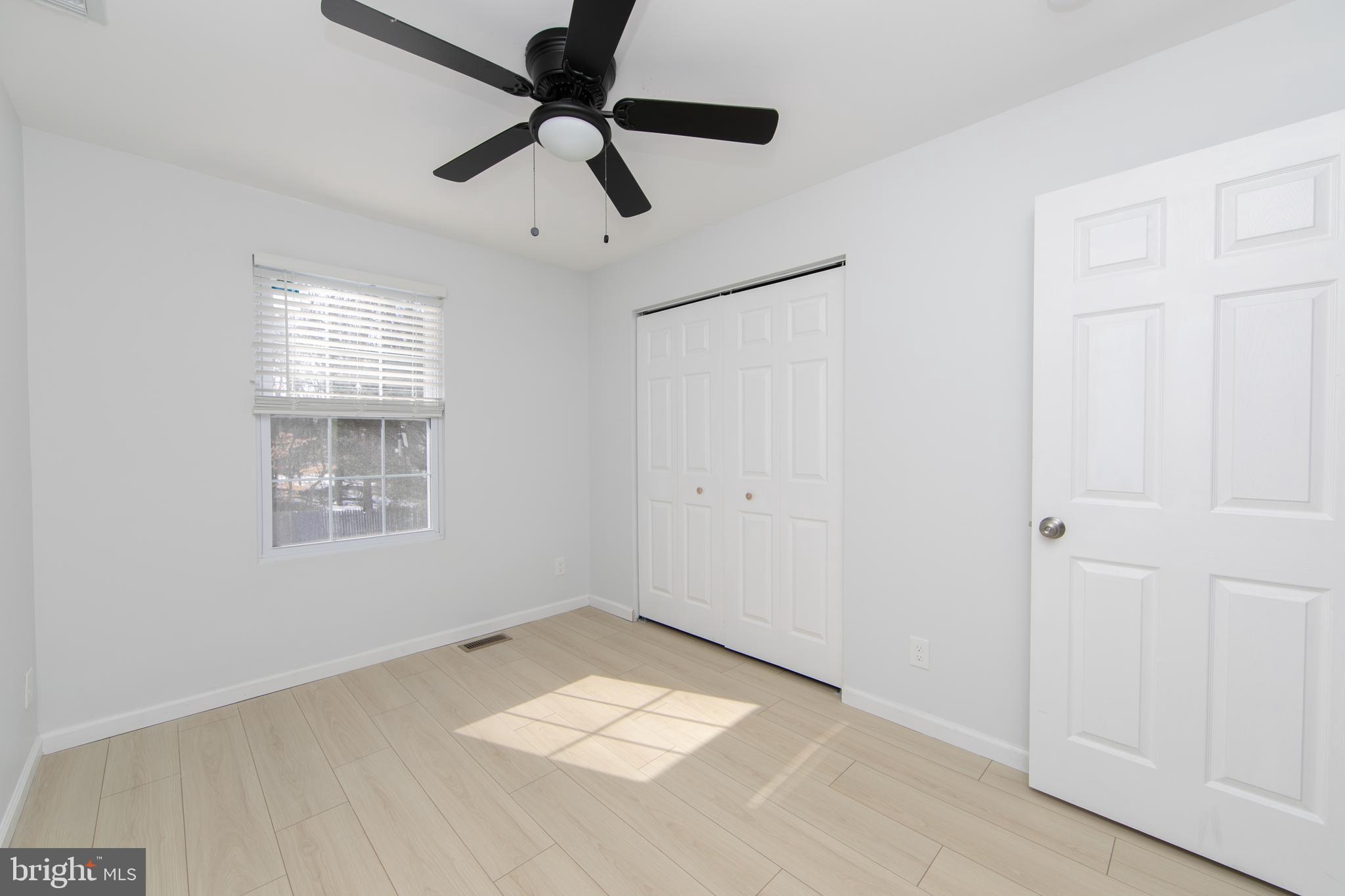 BRIARBANK - Residential