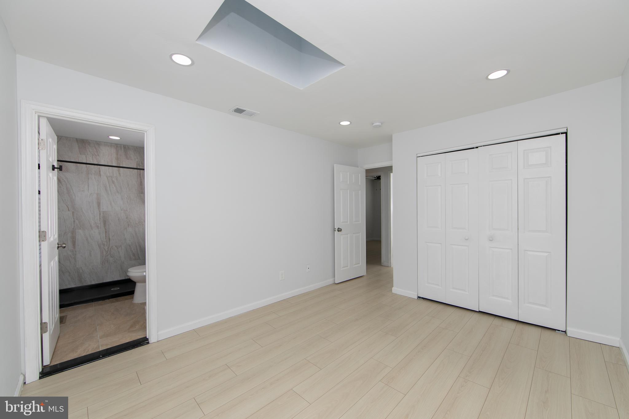 BRIARBANK - Residential