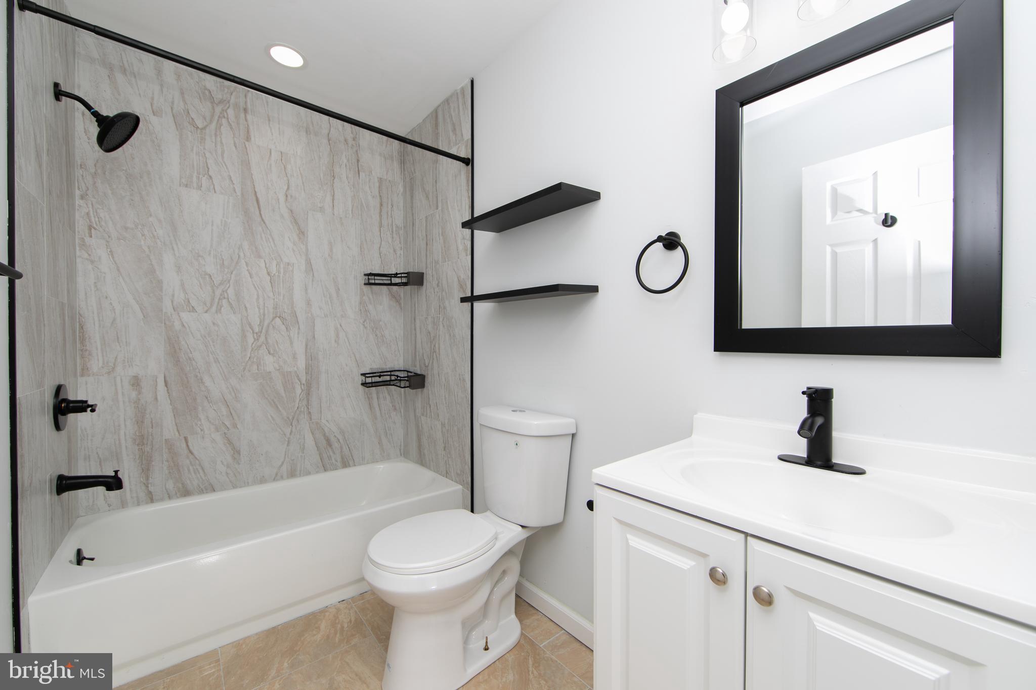 BRIARBANK - Residential