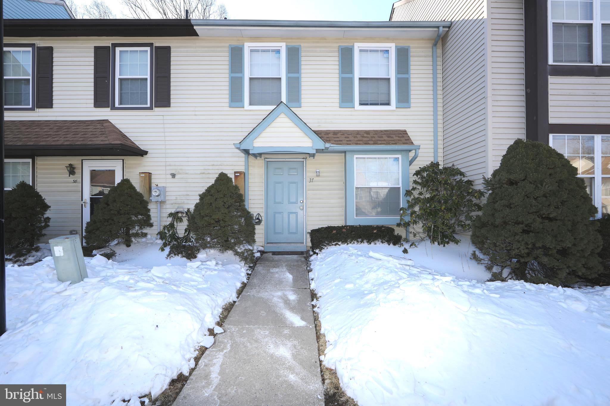 BRIARBANK - Residential