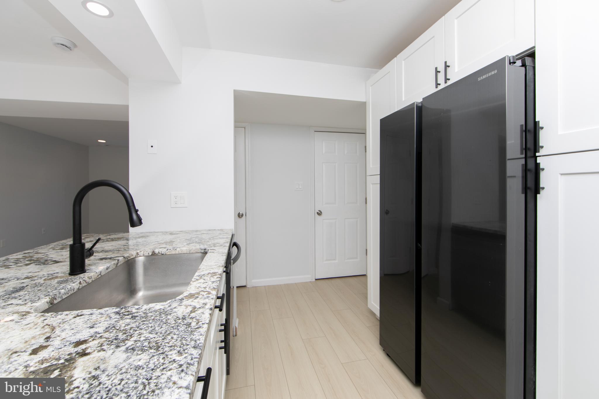 BRIARBANK - Residential