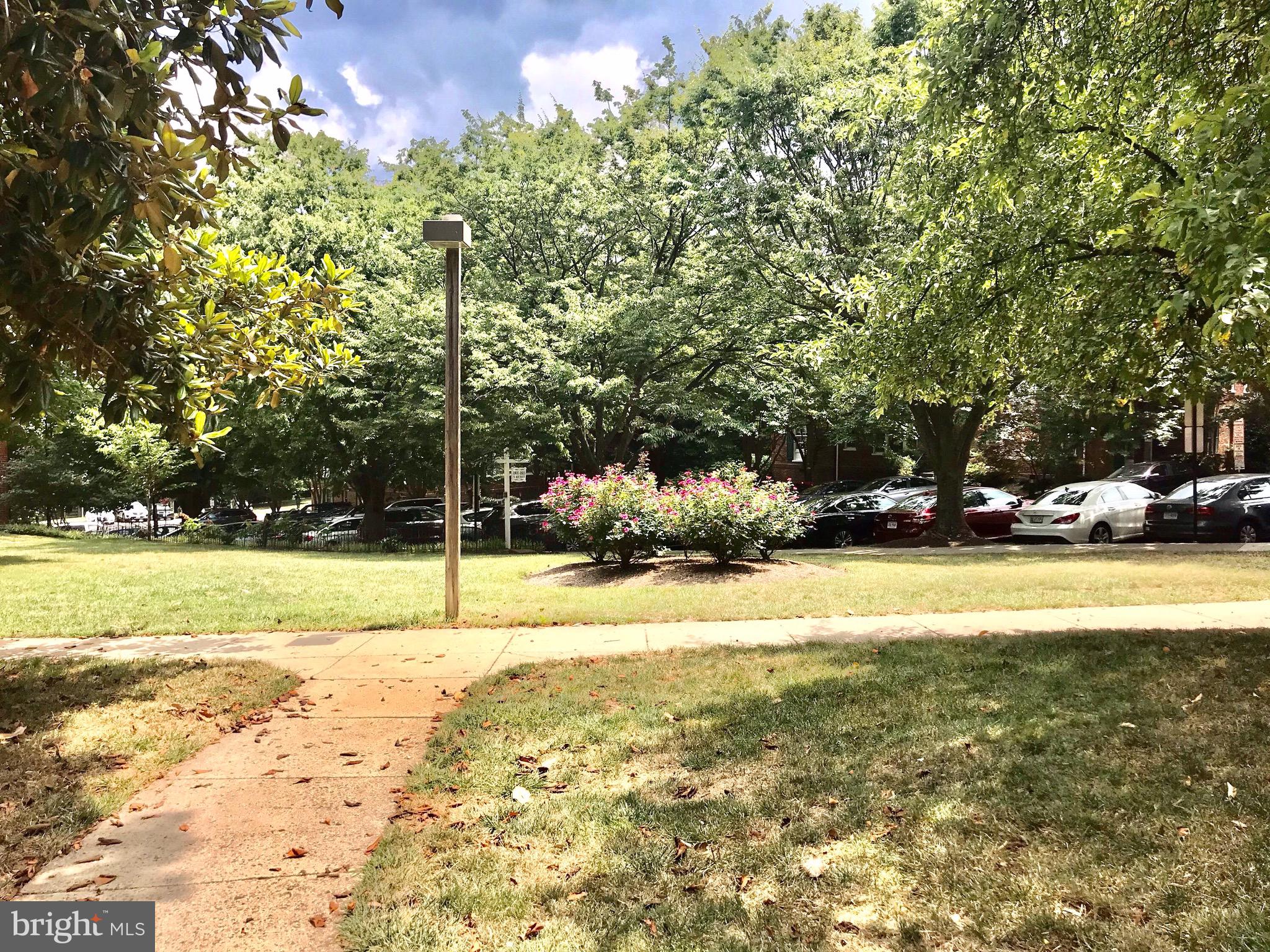 COLONIAL VILLAGE - Residential