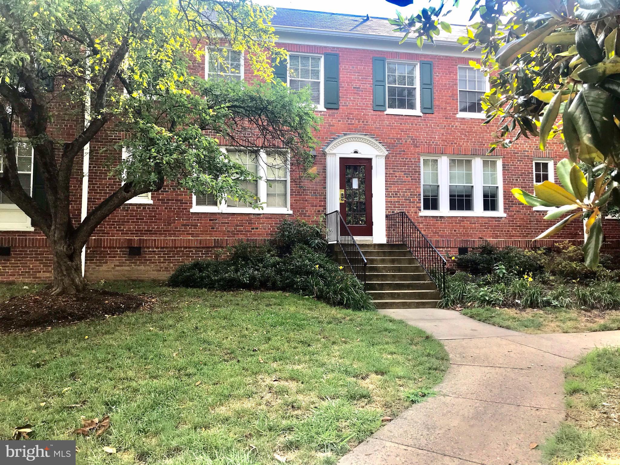 COLONIAL VILLAGE - Residential