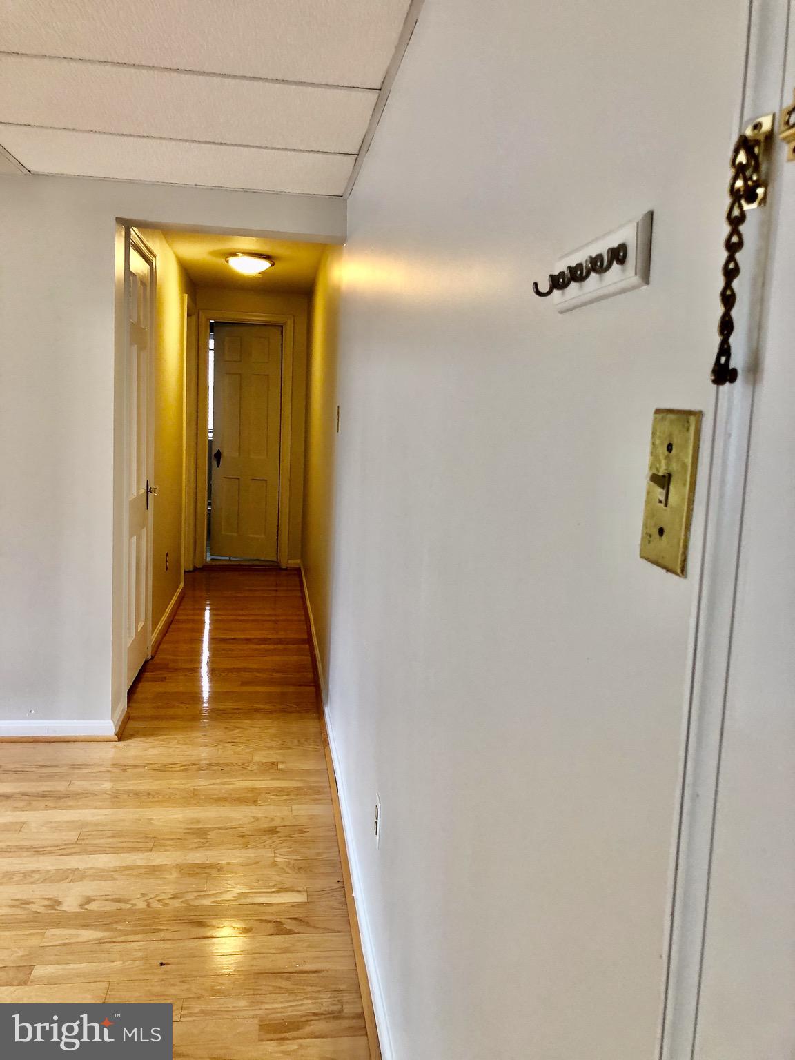 COLONIAL VILLAGE - Residential