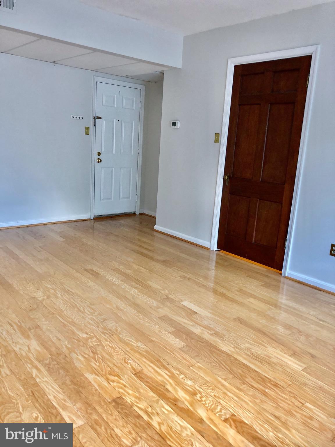 COLONIAL VILLAGE - Residential