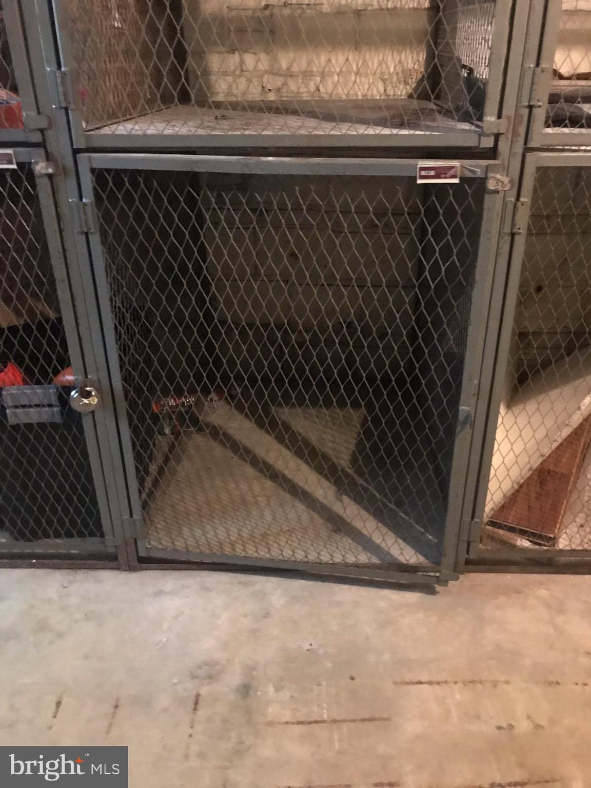 COLONIAL VILLAGE - Residential