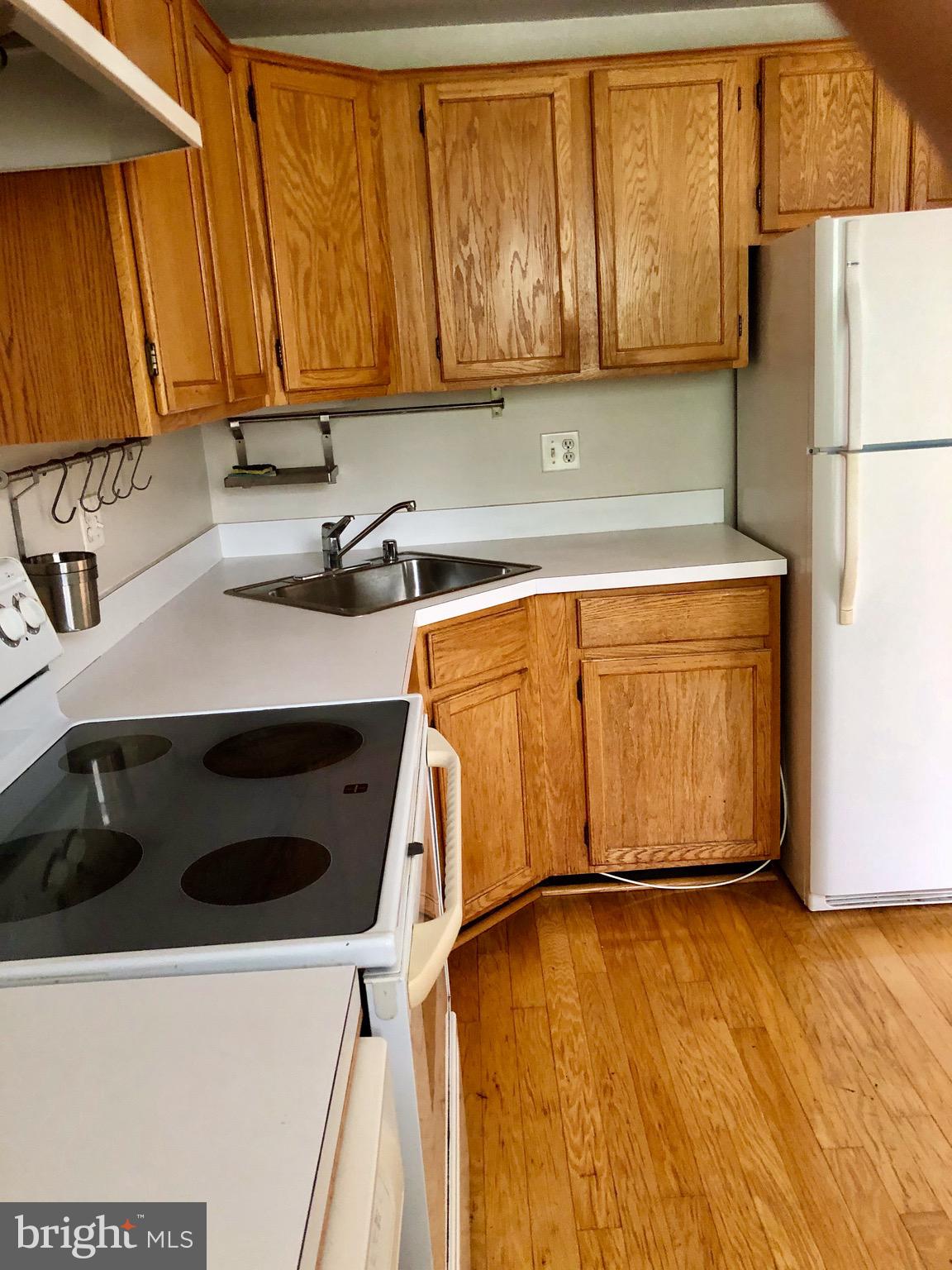 COLONIAL VILLAGE - Residential