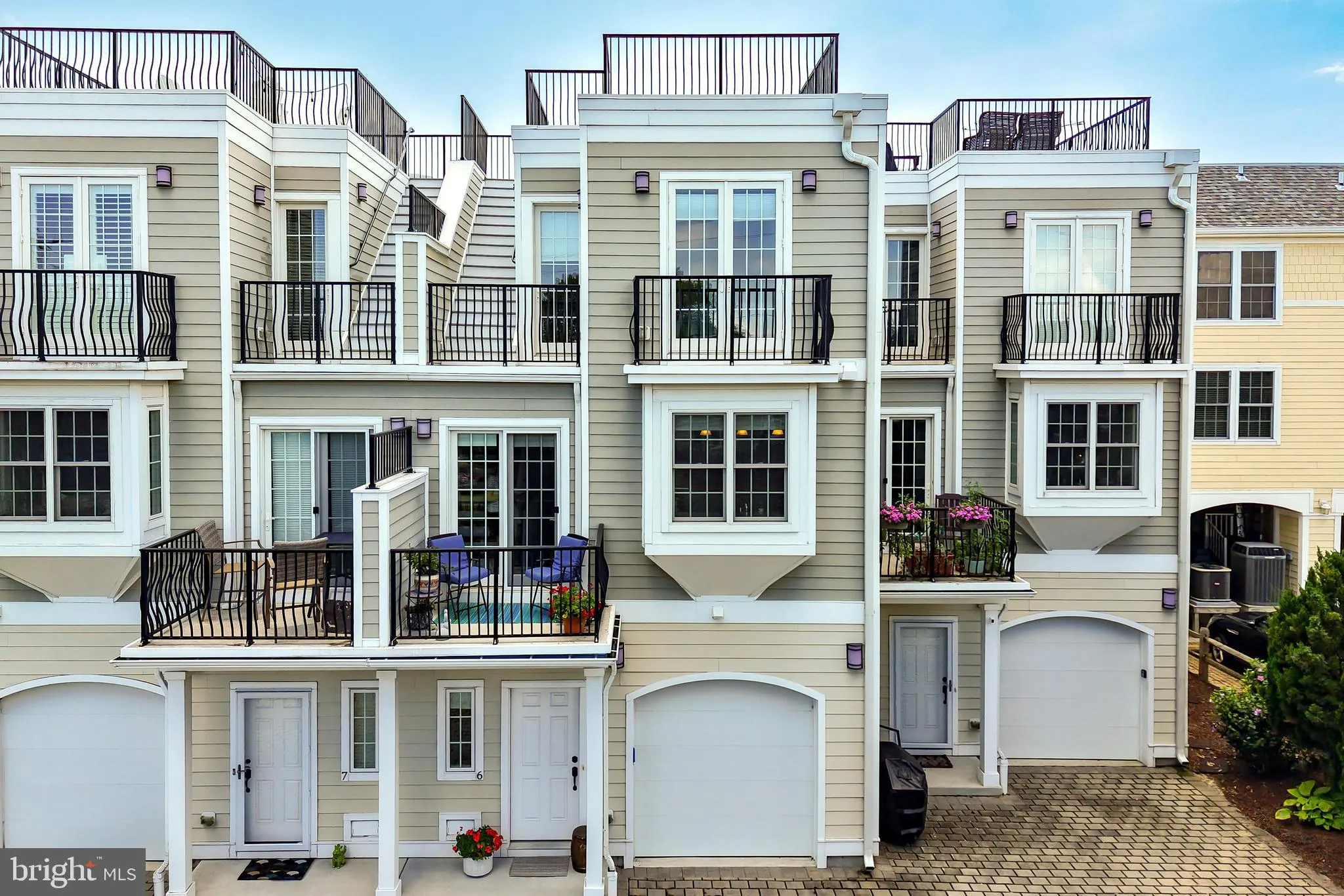 Lewes, Delaware 19958, United States, 3 Bedrooms Bedrooms, ,4 BathroomsBathrooms,Residential,Pending,200264