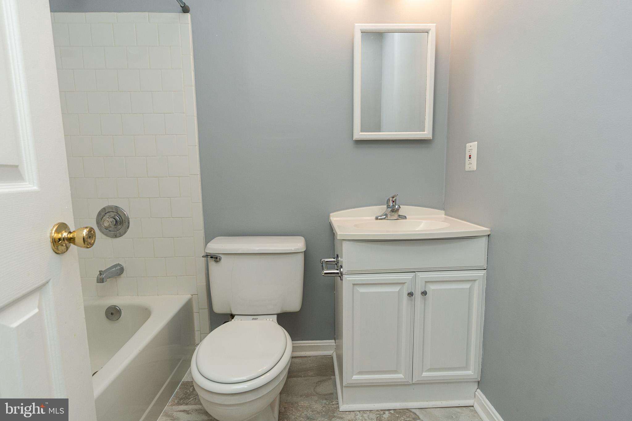 PARK MANOR CONDOMINIUMS - Residential Lease