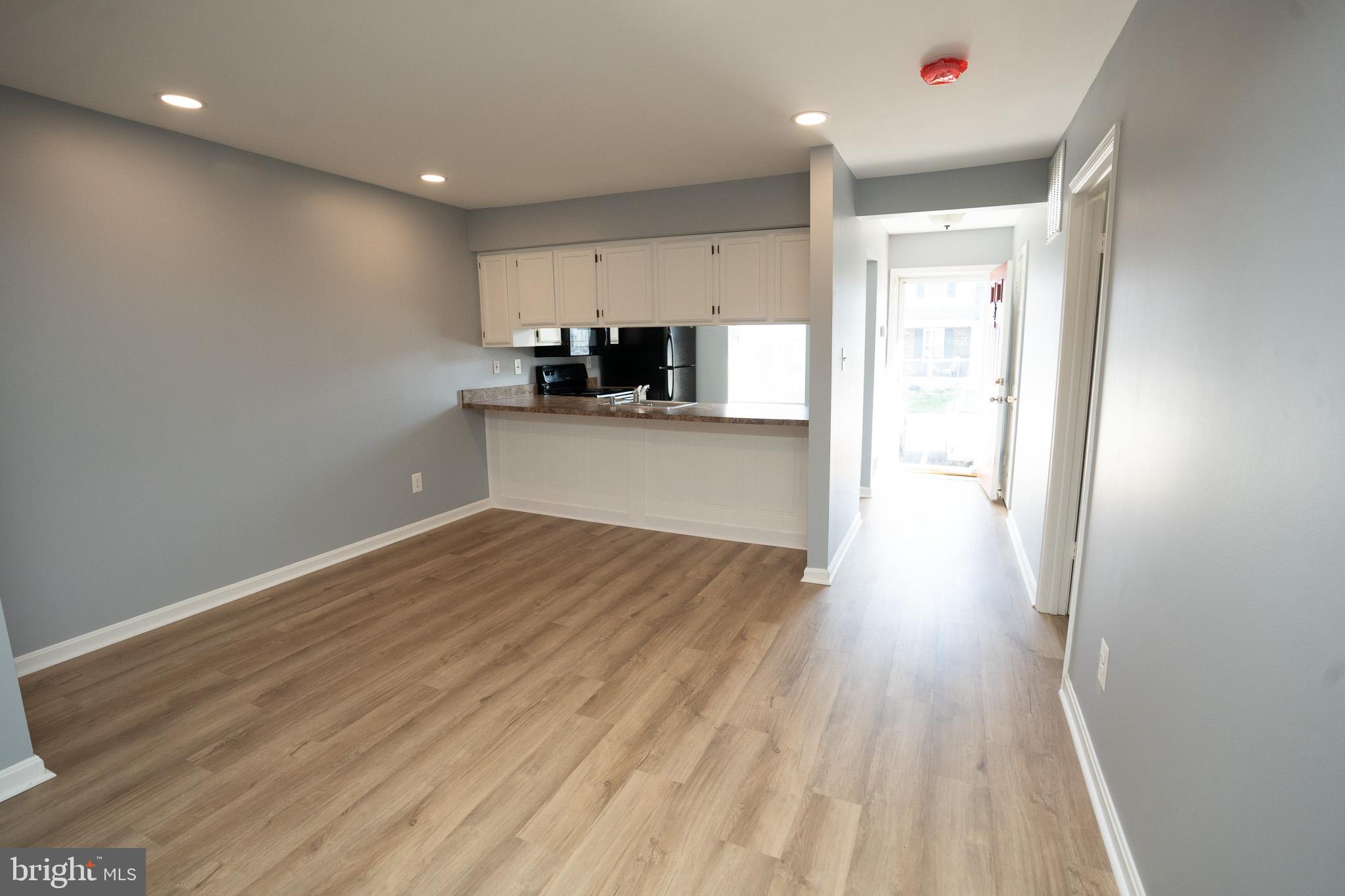 PARK MANOR CONDOMINIUMS - Residential Lease