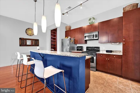 MLS: MDBA2157810