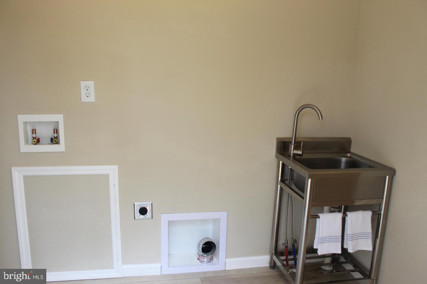 MARSHALL HEIGHTS - Residential Lease