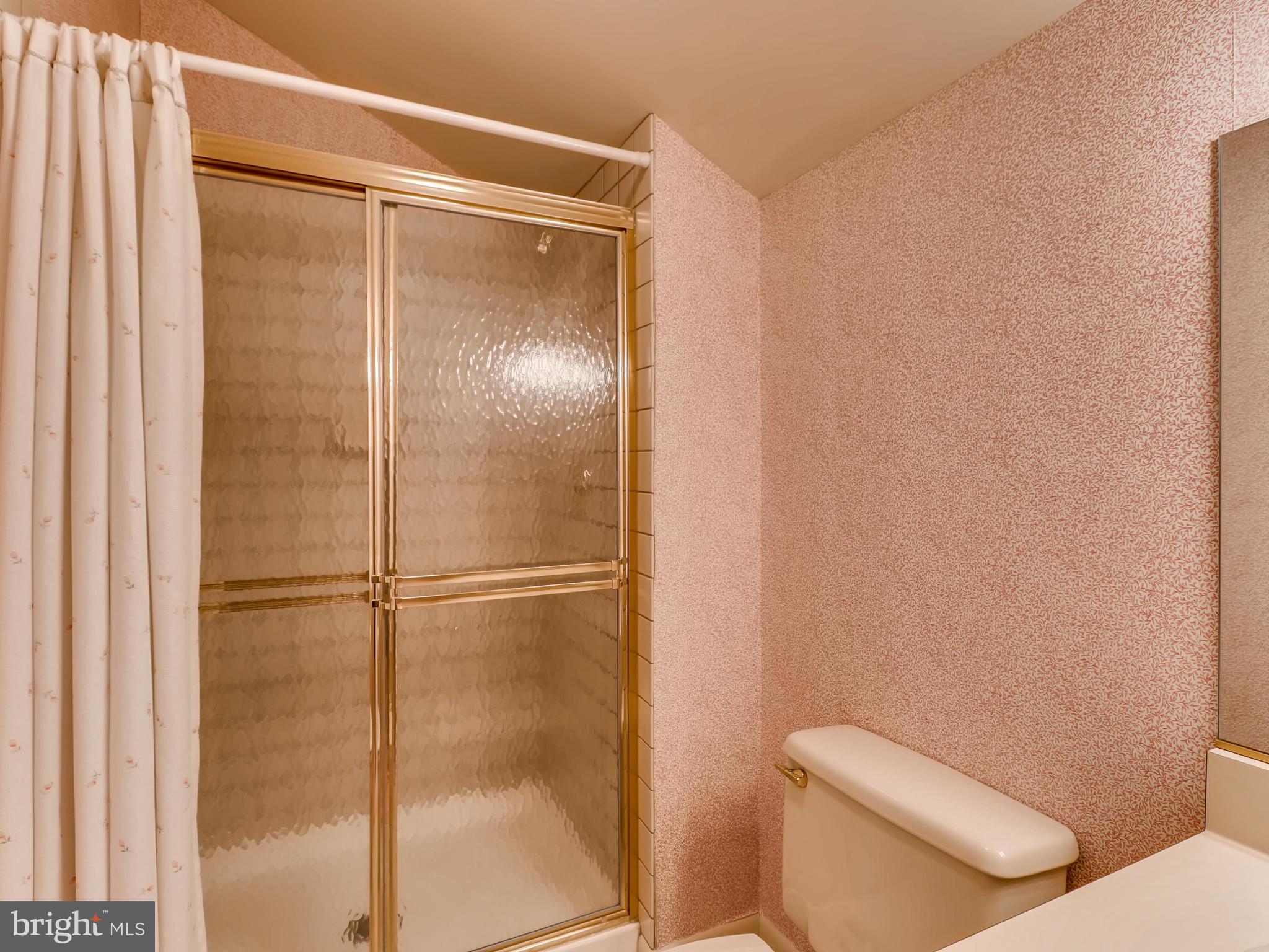 NORTH ROLAND PARK - Residential