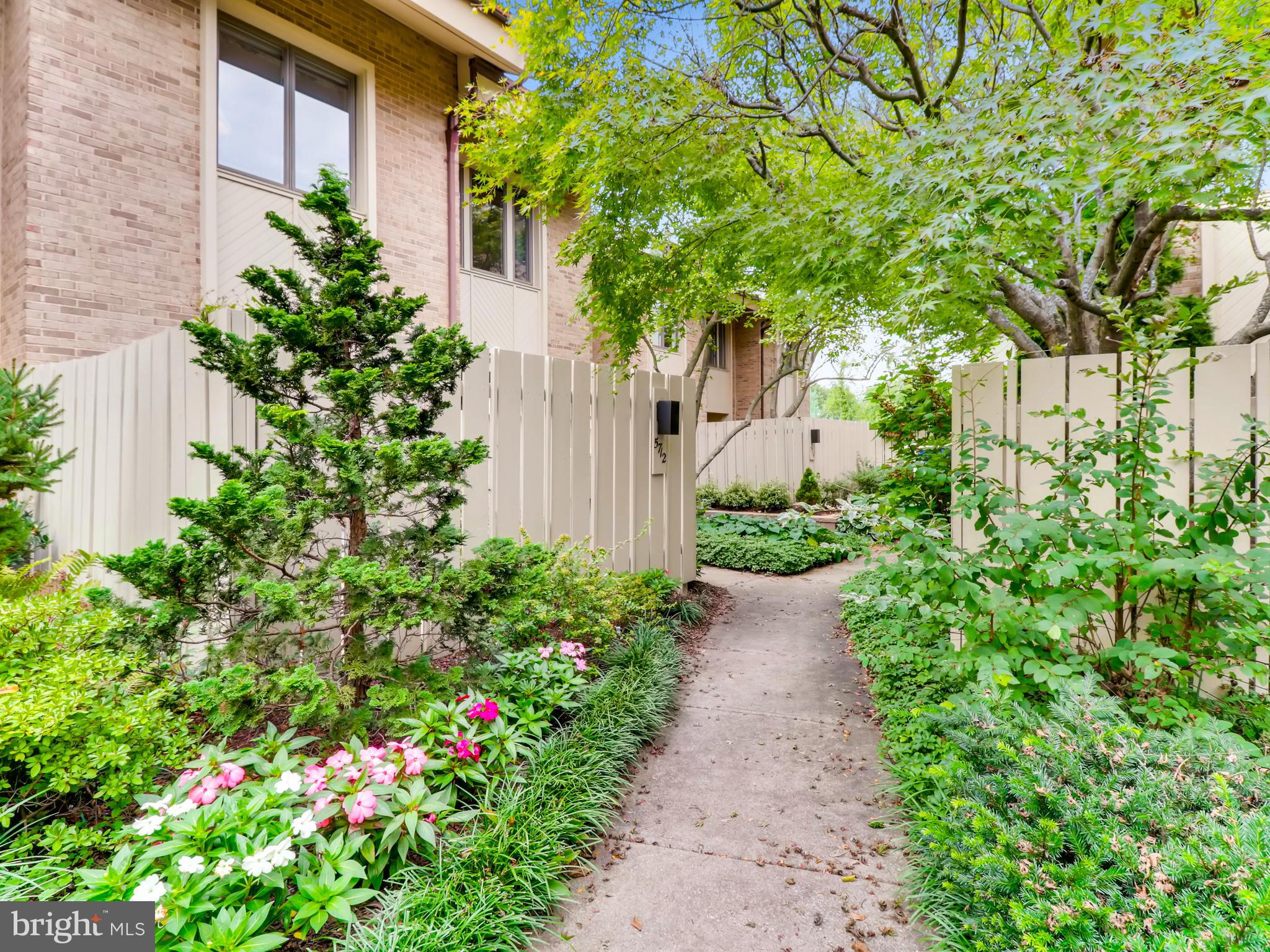 NORTH ROLAND PARK - Residential