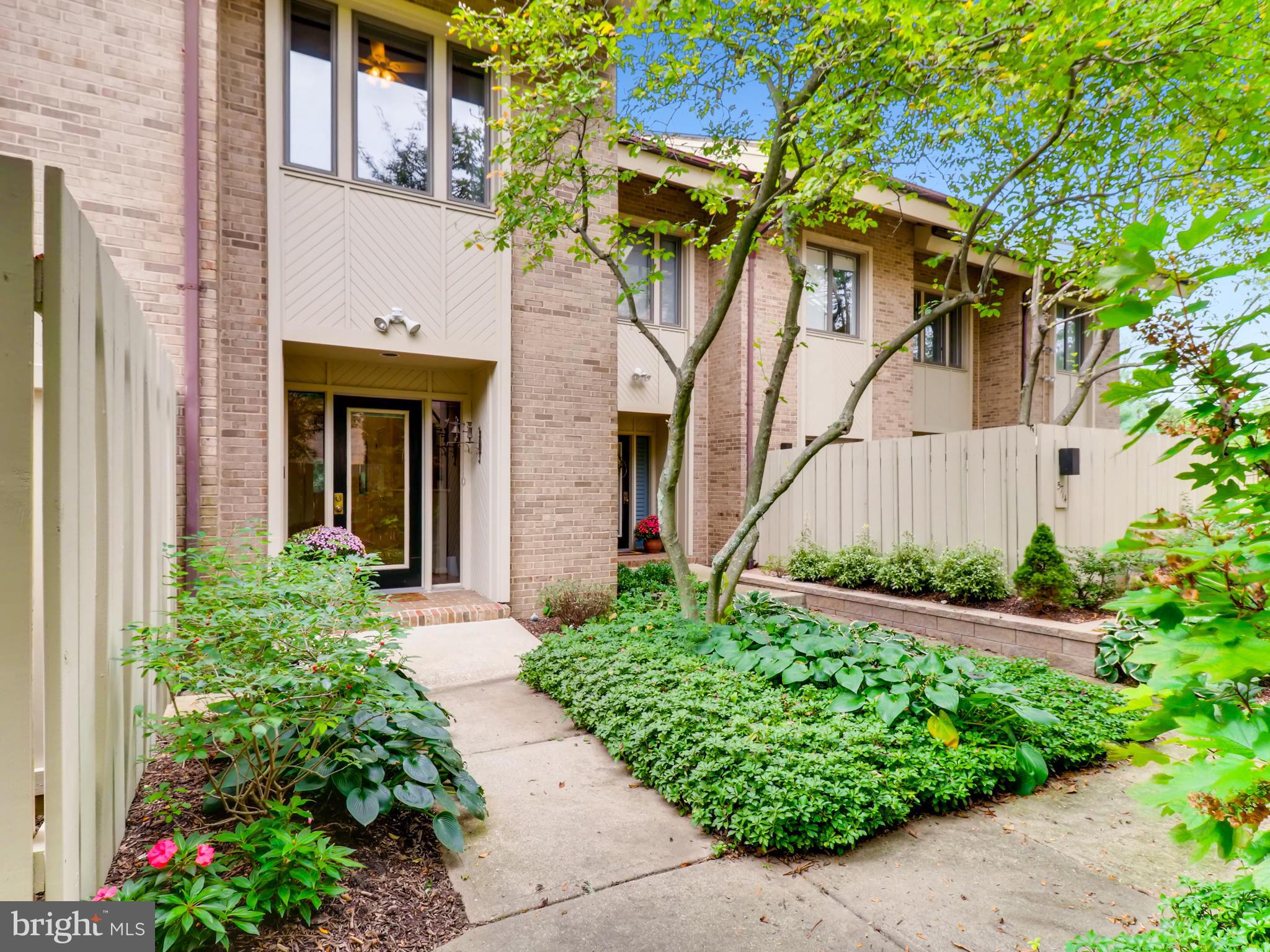 NORTH ROLAND PARK - Residential