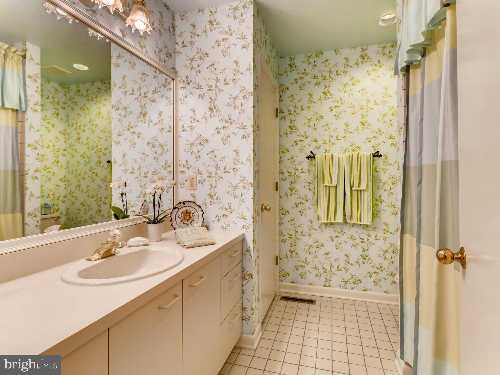 NORTH ROLAND PARK - Residential