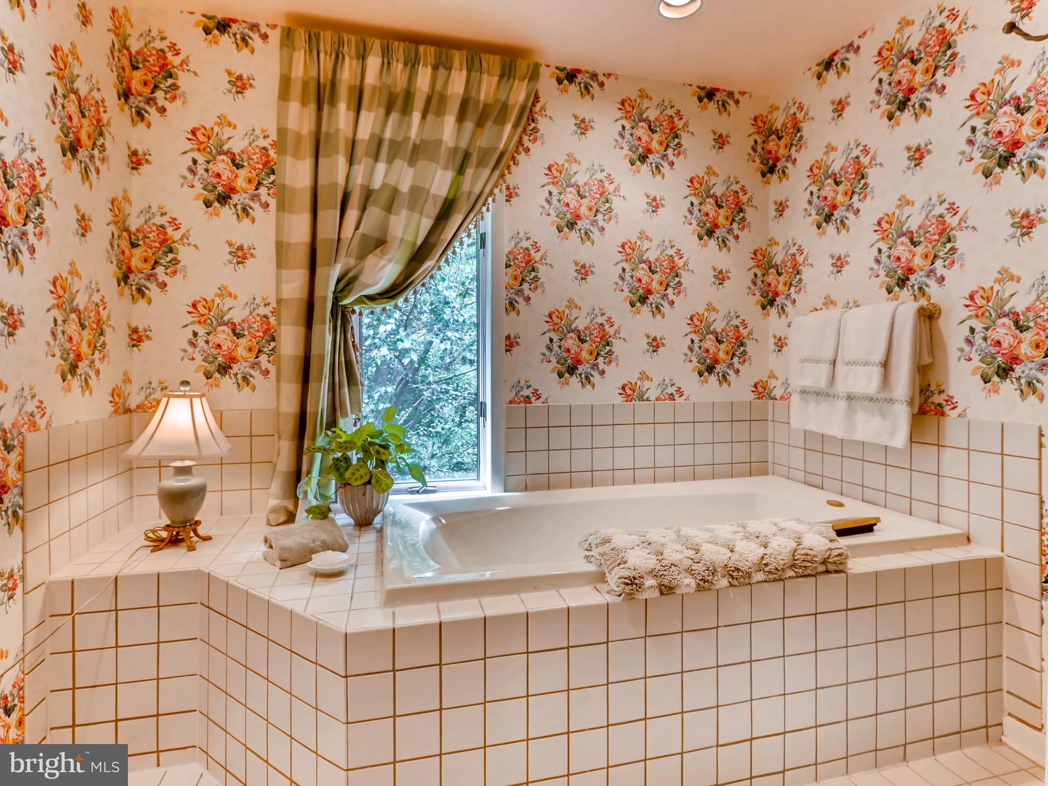 NORTH ROLAND PARK - Residential