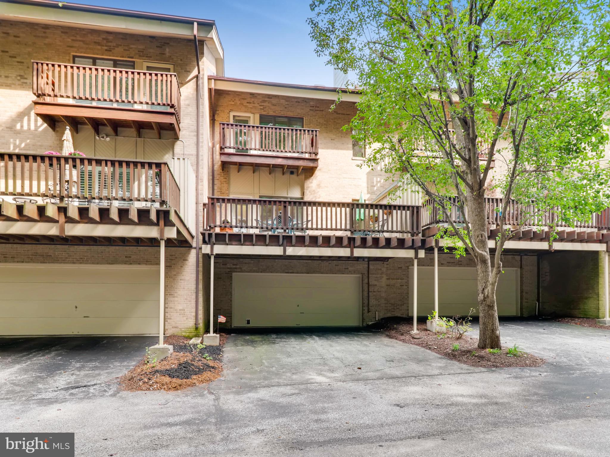 NORTH ROLAND PARK - Residential