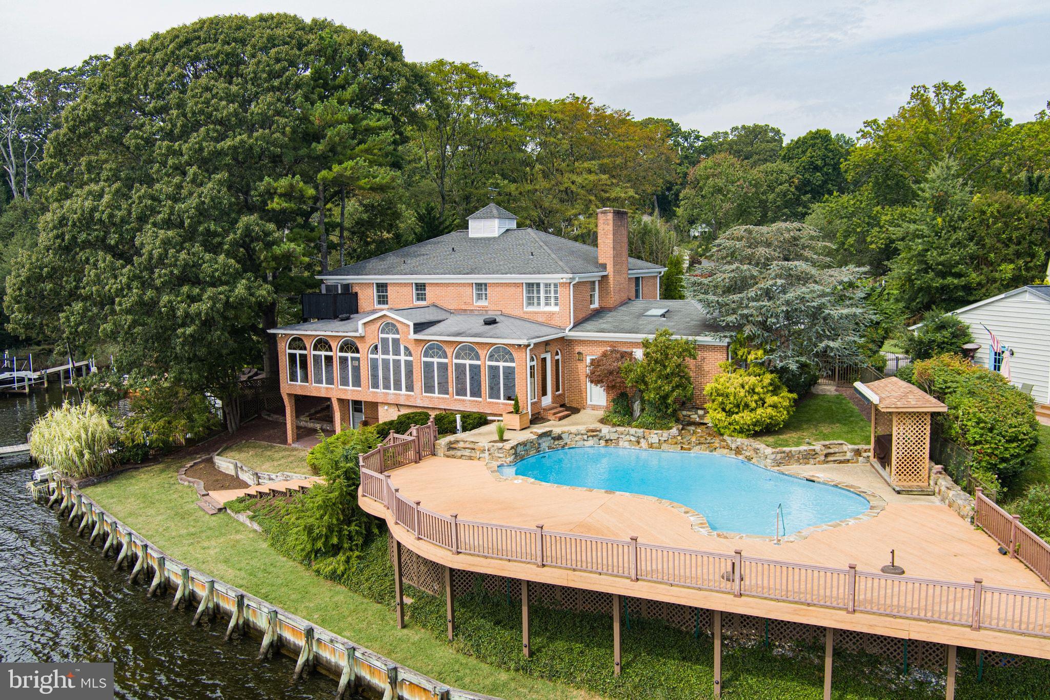 508 ASHBERRY LANE