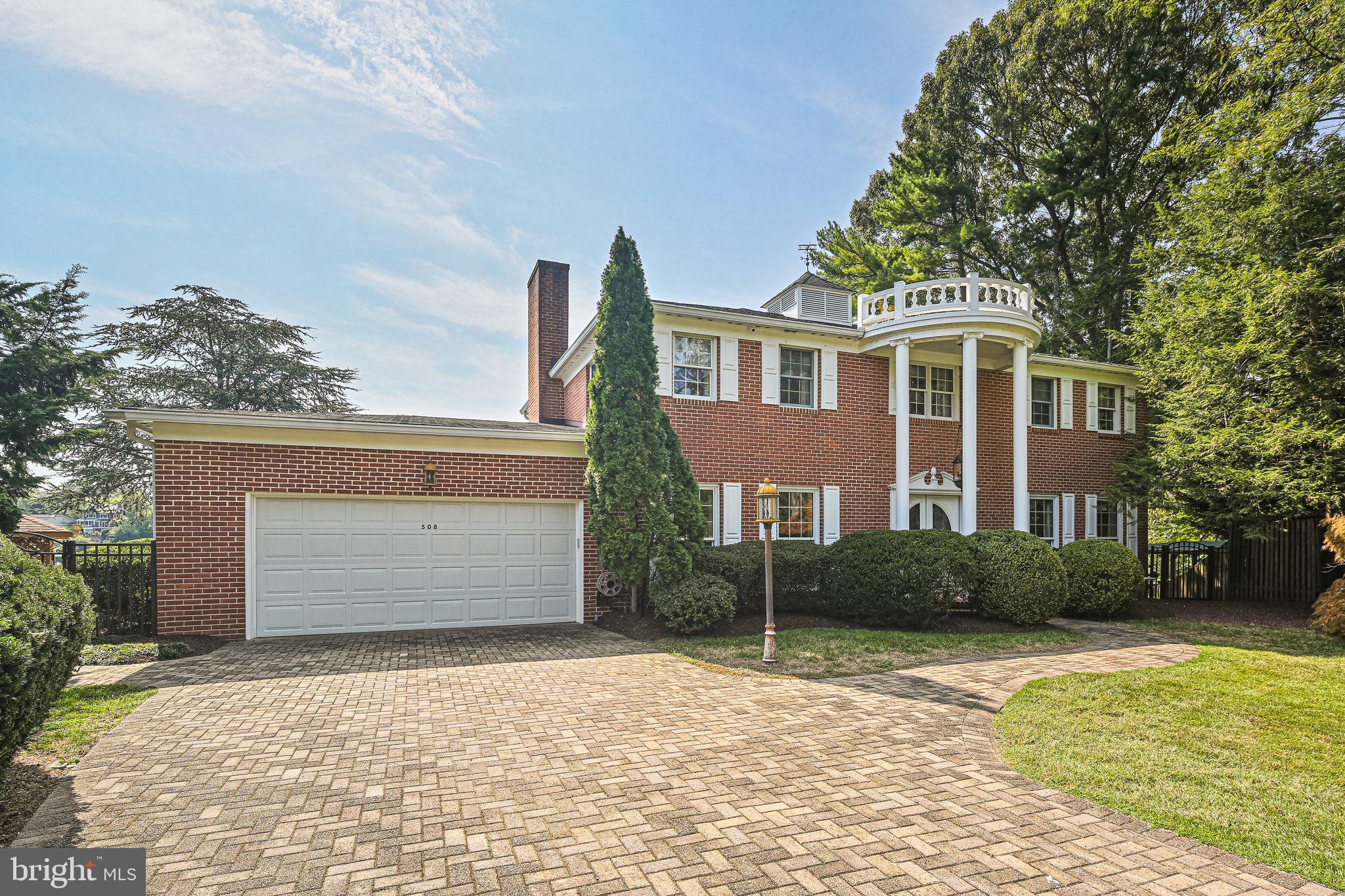 508 ASHBERRY LANE